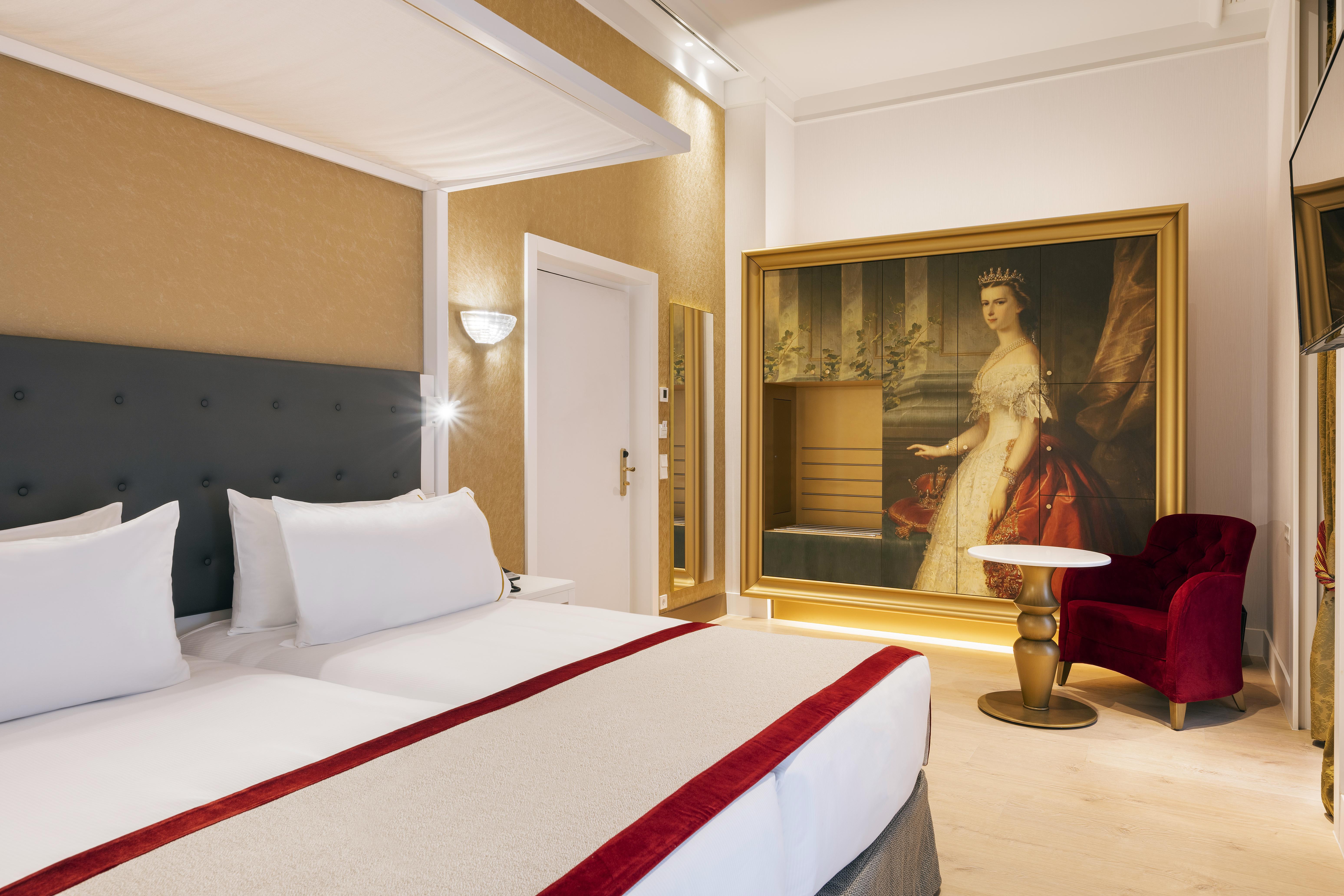 Aurea Ana Palace By Eurostars Hotel Company بودابست المظهر الخارجي الصورة A room at the hotel