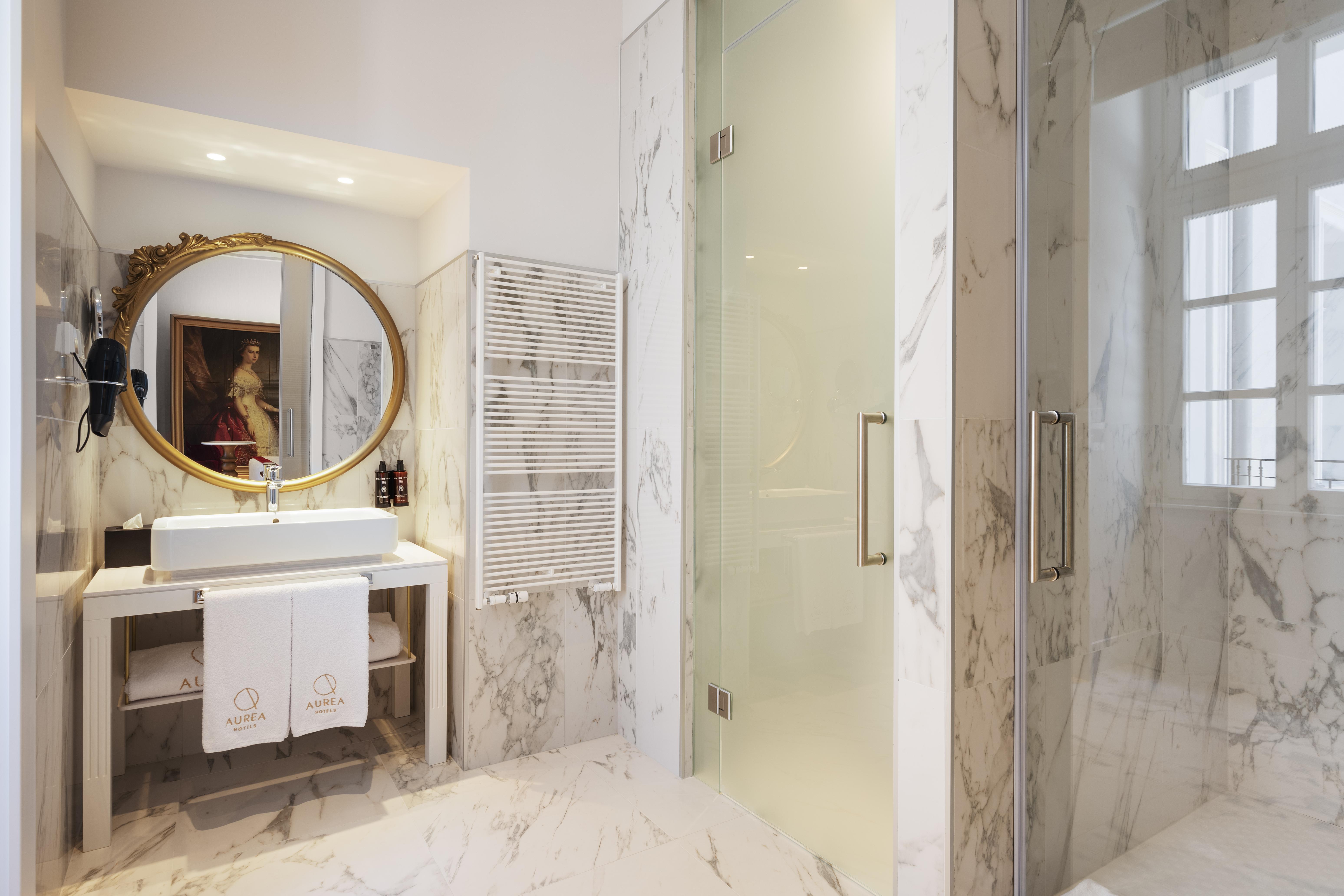 Aurea Ana Palace By Eurostars Hotel Company بودابست المظهر الخارجي الصورة Bathroom