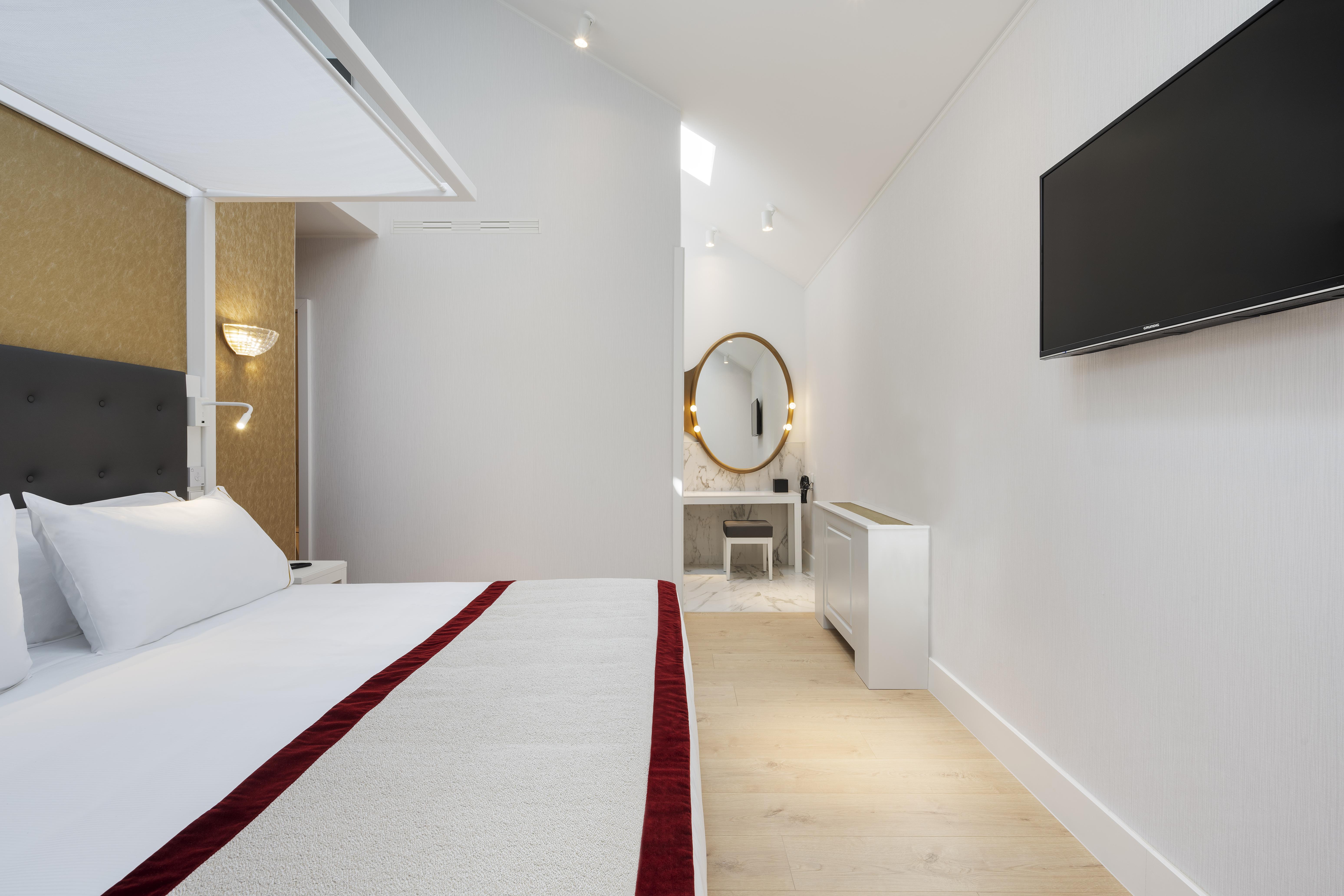 Aurea Ana Palace By Eurostars Hotel Company بودابست المظهر الخارجي الصورة A room at the hotel