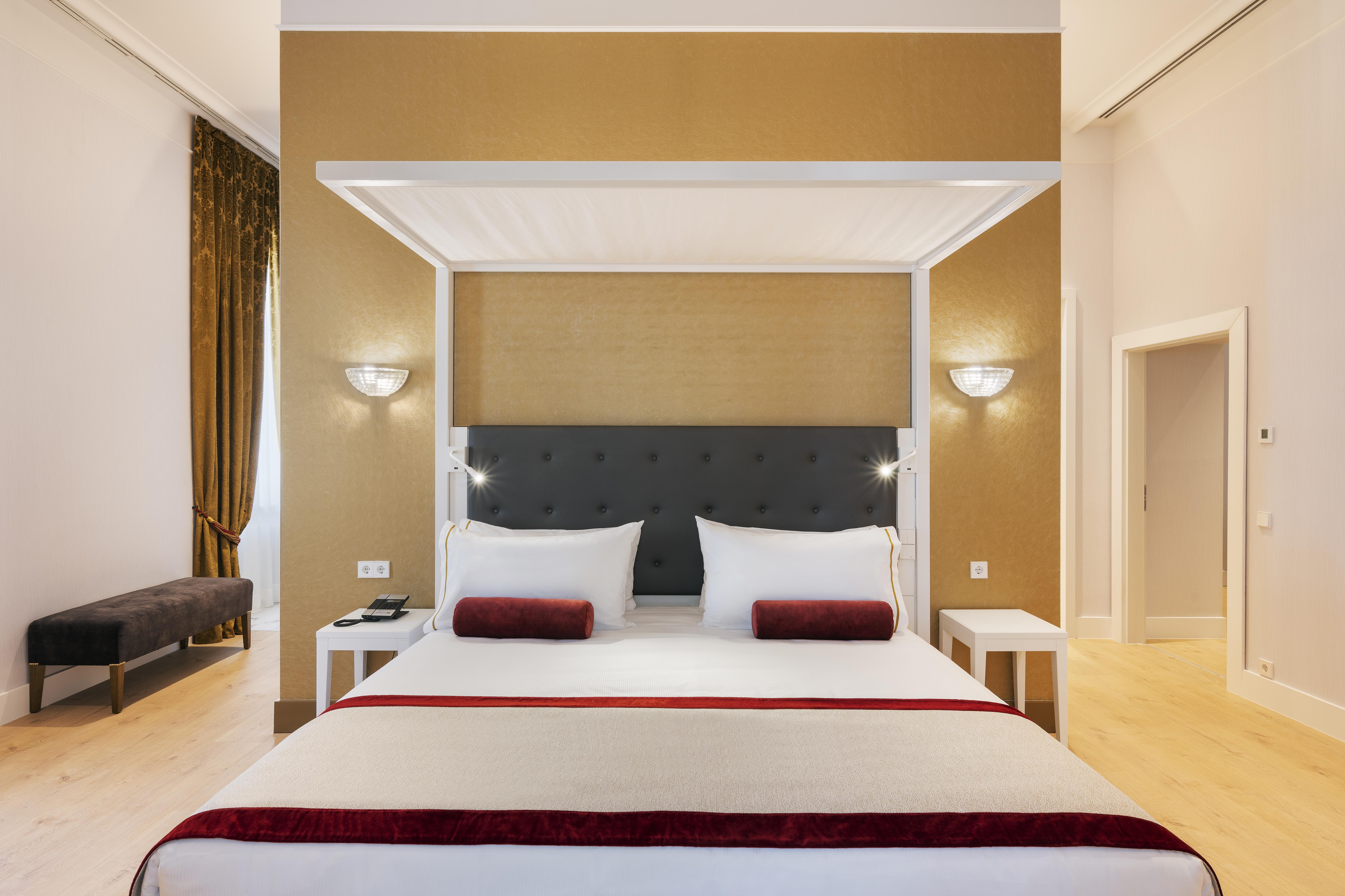 Aurea Ana Palace By Eurostars Hotel Company بودابست المظهر الخارجي الصورة A room at the hotel
