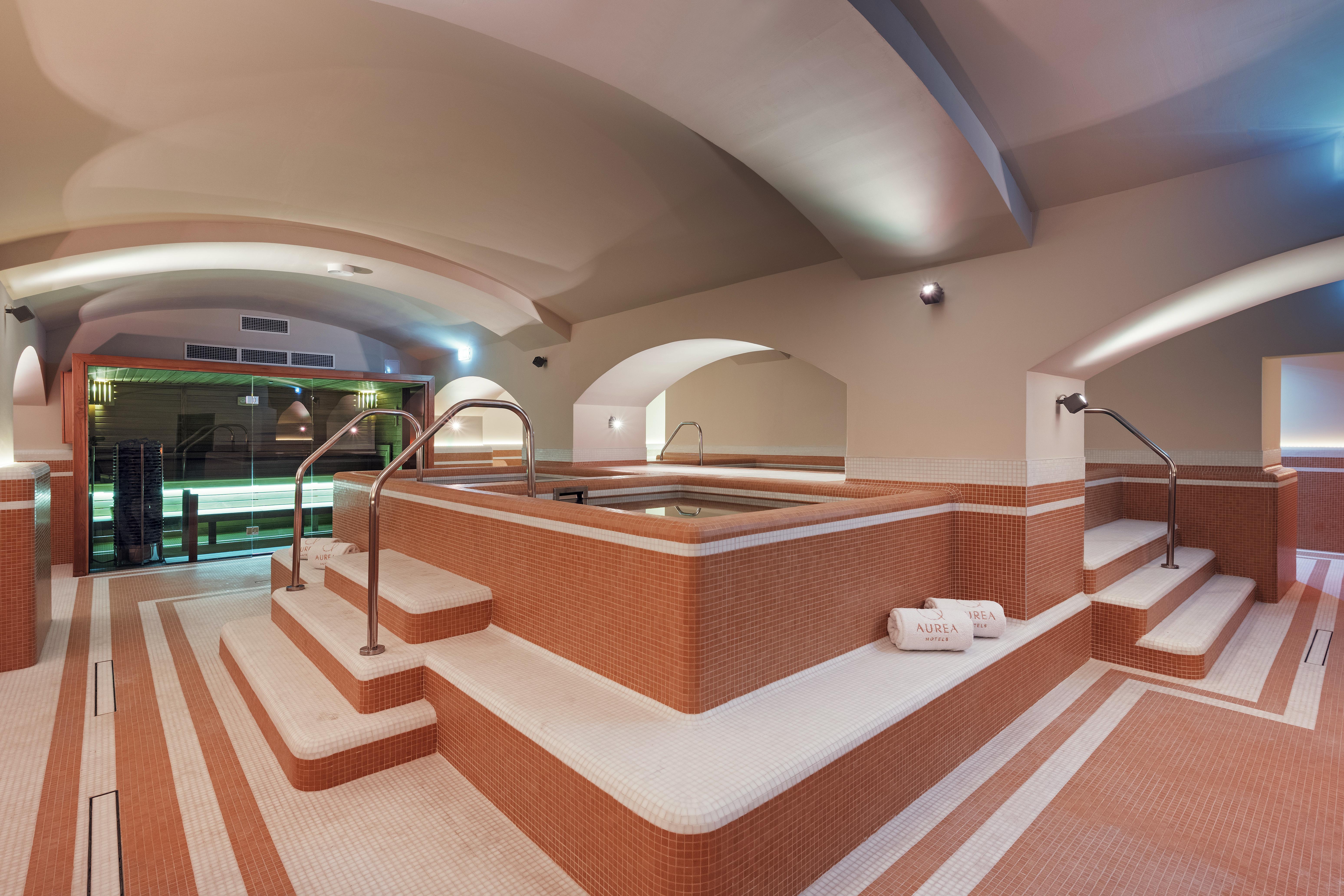 Aurea Ana Palace By Eurostars Hotel Company بودابست المظهر الخارجي الصورة A spa in a hotel