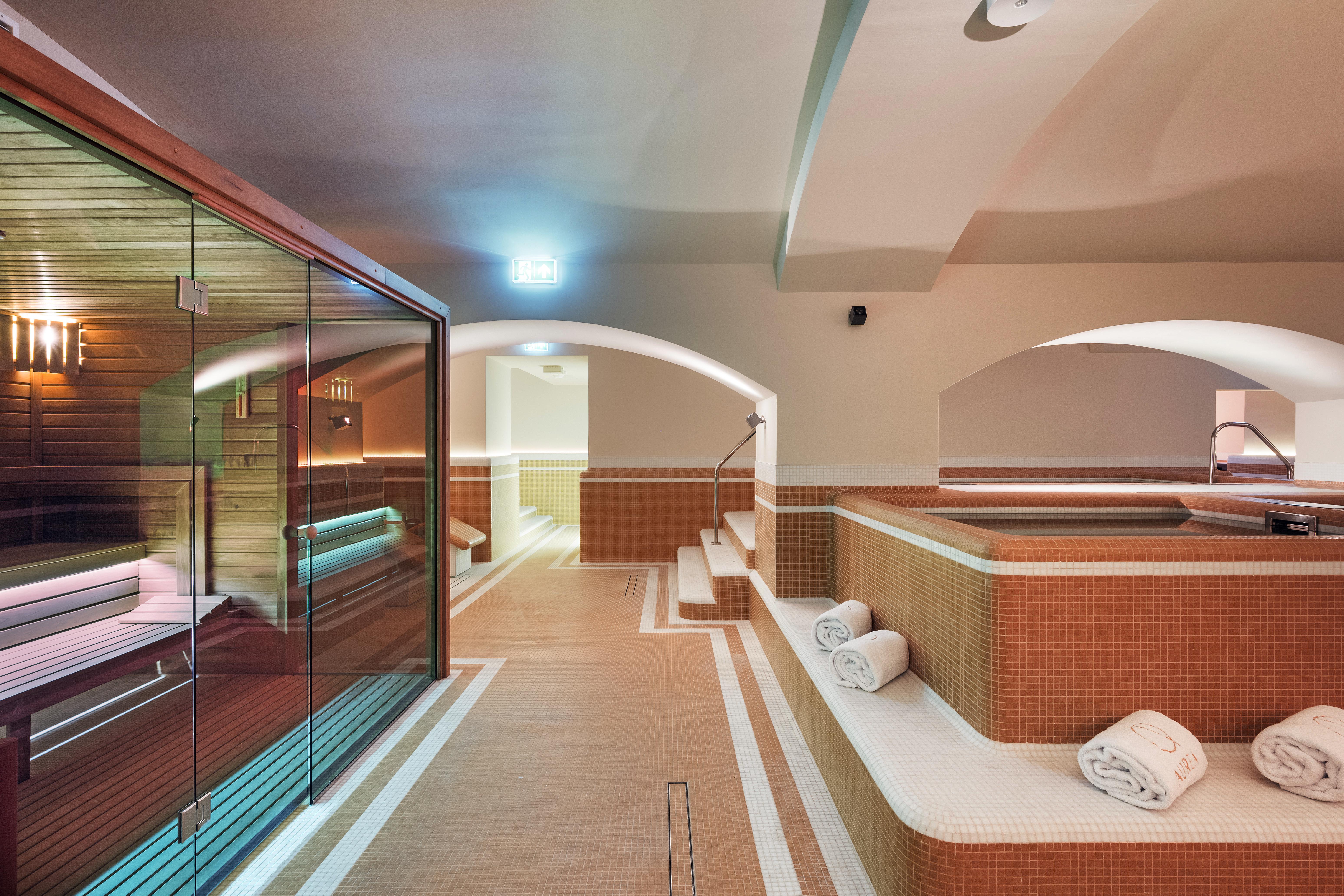 Aurea Ana Palace By Eurostars Hotel Company بودابست المظهر الخارجي الصورة The spa at the Hotel