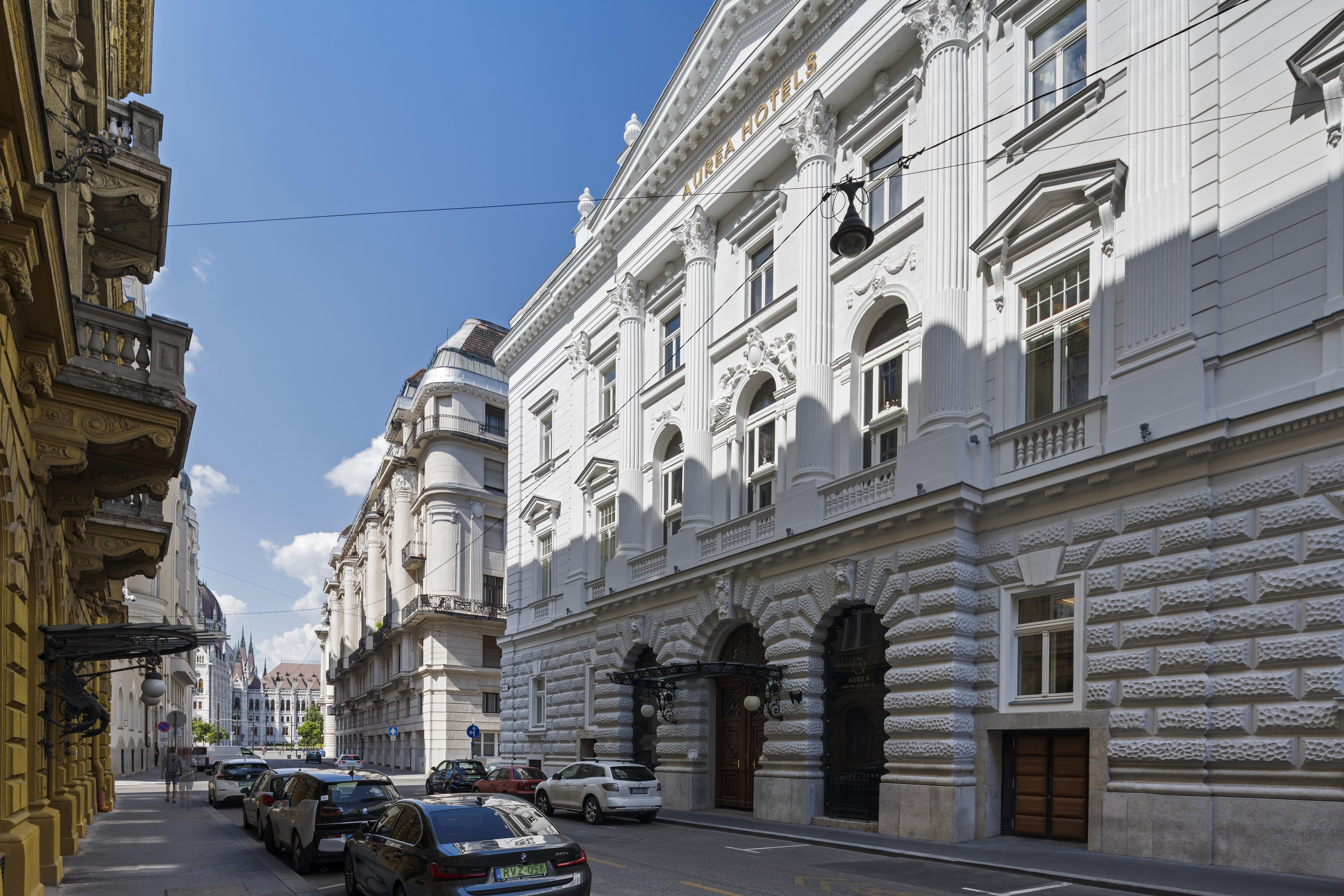 Aurea Ana Palace By Eurostars Hotel Company بودابست المظهر الخارجي الصورة The headquarters of the university in Vienna