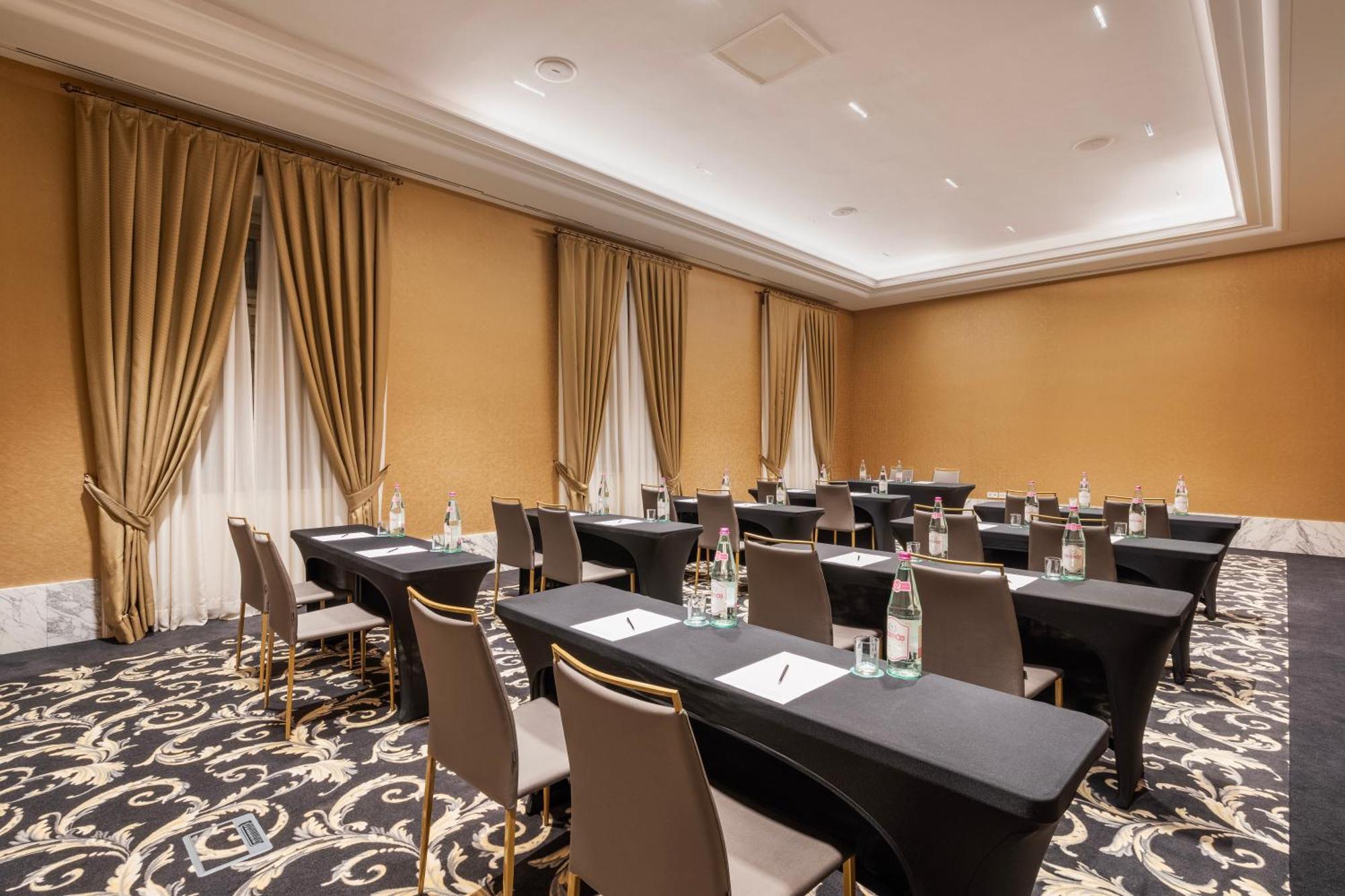 Aurea Ana Palace By Eurostars Hotel Company بودابست المظهر الخارجي الصورة Meeting room